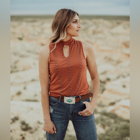 Meet your Posher, Lauren - Picture 2 of 5